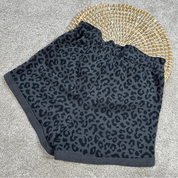 Abercrombie & Fitch Cheetah Animal Print Paperbag Cloud Sweat Shorts Size XS - Picture 4 of 11